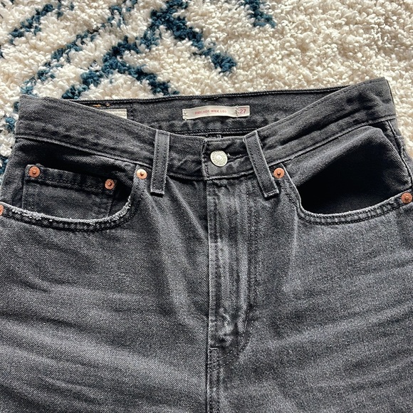 High Waisted Wide Leg Levis - Picture 3 of 5